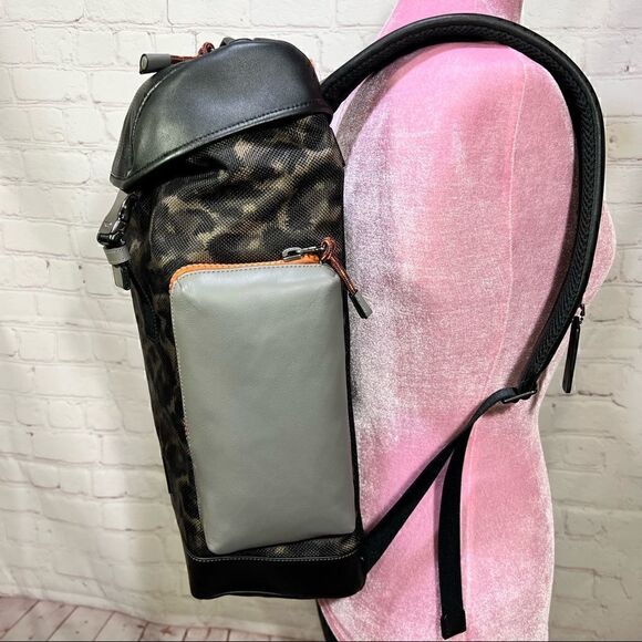 COACH Ranger Men’s Women’s Backpack Animal Camo Script Print NWT - Picture 5 of 16